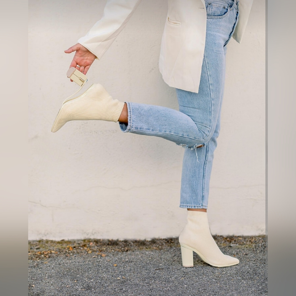 PASHION FOOTWEAR The Bootie Butter knit 3"